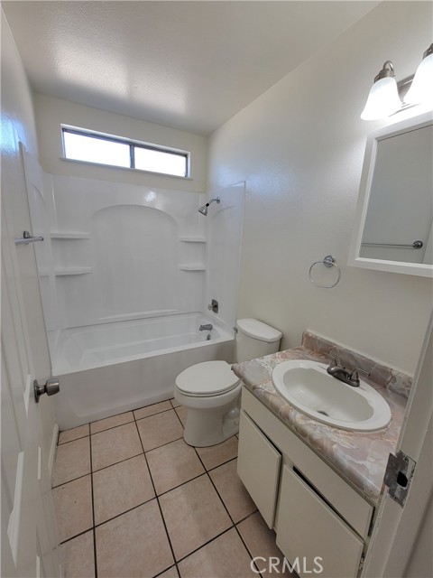 Detail Gallery Image 6 of 9 For 16001 Green Hill #1,  Victorville,  CA 92394 - 2 Beds | 1 Baths