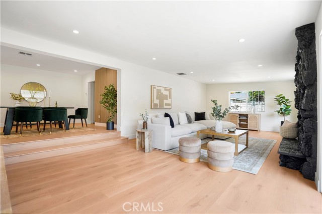Detail Gallery Image 37 of 55 For 18324 Sylvan St, Tarzana,  CA 91335 - 4 Beds | 2 Baths
