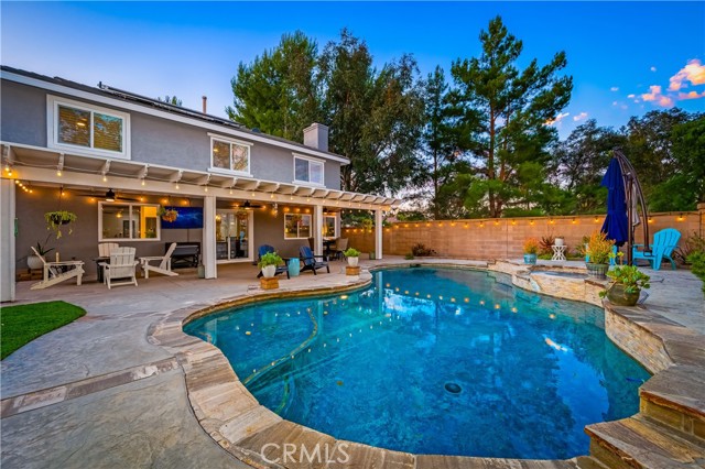 33037 Paterno Street, Temecula CA: https://media.crmls.org/medias/90f5608f-d0df-4ed4-8460-de171568ae45.jpg