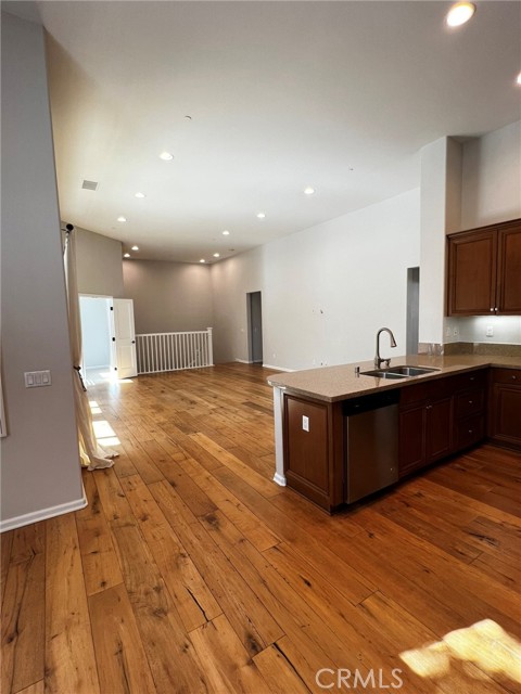 Detail Gallery Image 6 of 34 For 83 City Stroll, Irvine,  CA 92620 - 3 Beds | 2/1 Baths