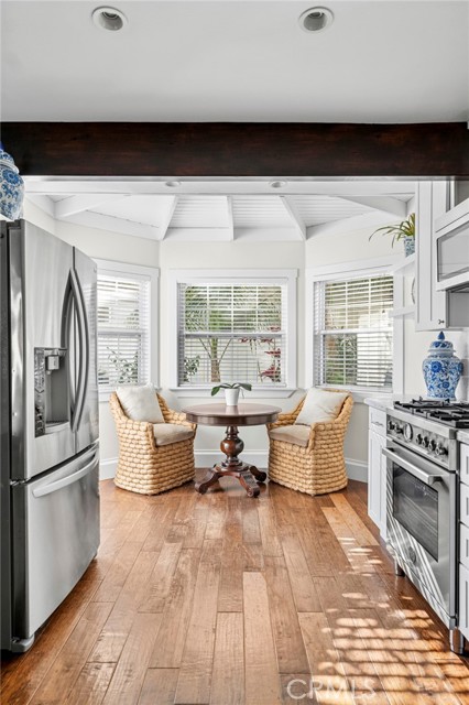 Detail Gallery Image 8 of 28 For 201 E 21st St, Costa Mesa,  CA 92627 - 3 Beds | 2/1 Baths