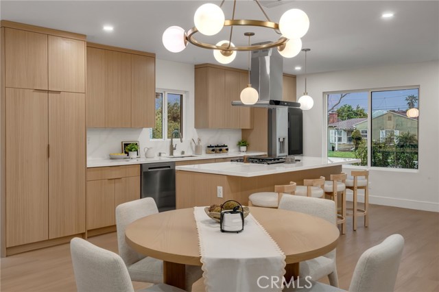 Detail Gallery Image 12 of 30 For 3682 Buckingham, Los Angeles,  CA 90016 - 4 Beds | 2 Baths