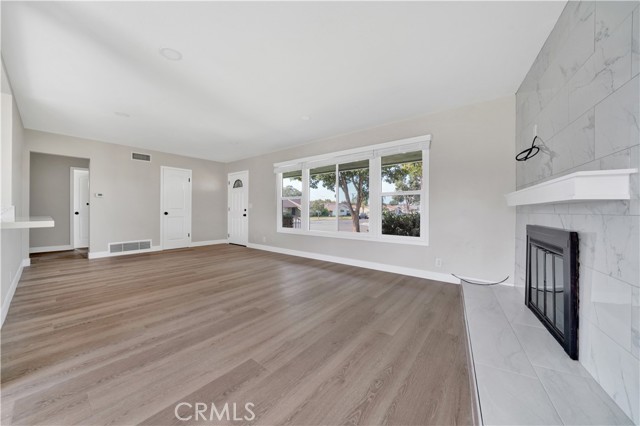 834 S Oakhaven Drive, Anaheim CA: https://media.crmls.org/medias/90f651db-ddd1-4dd2-8b14-af0c924bdd6b.jpg