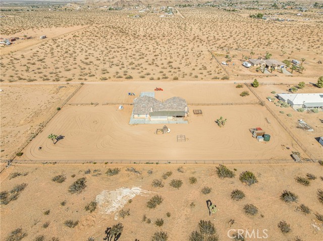 15454 Mustang Avenue, Apple Valley CA: https://media.crmls.org/medias/90f65bab-950d-4ad5-a85d-30b7142a14f4.jpg