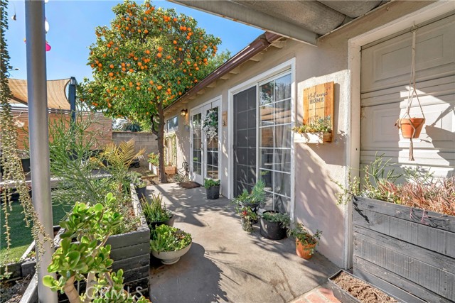 6059 Vantage Avenue, Valley Glen CA: https://media.crmls.org/medias/90f6ba63-48ec-4441-9c64-4f66a3aa8e12.jpg