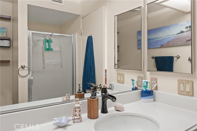 Detail Gallery Image 15 of 26 For 18109 Erik Ct #454,  Canyon Country,  CA 91387 - 2 Beds | 2 Baths