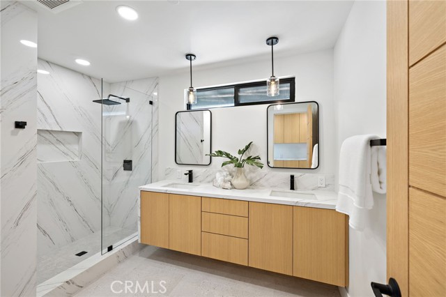 820 Calle Mendoza, San Clemente CA: https://media.crmls.org/medias/90f86ef9-32dd-4c07-865d-81b37081e3b4.jpg