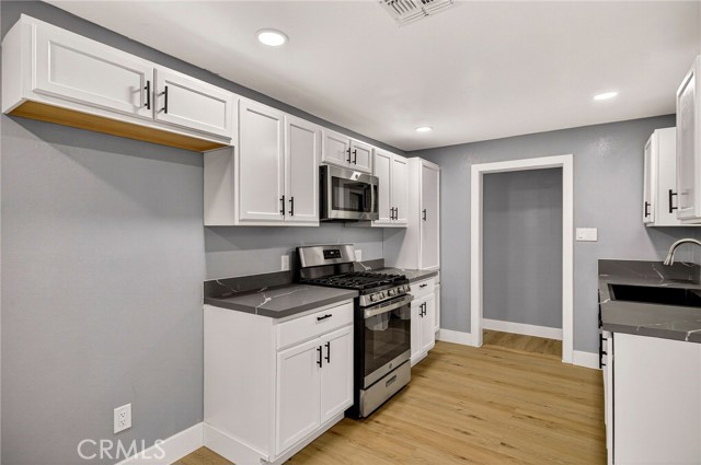 Image 13 of 50 For 7040 Fulton