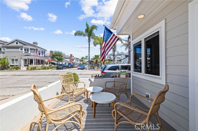 Detail Gallery Image 22 of 22 For 124 Garnet Ave, Newport Beach,  CA 92662 - 4 Beds | 2 Baths