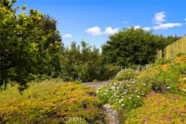 3310 Punta Del Este Drive, Hacienda Heights CA: https://media.crmls.org/medias/90f8c4a0-9242-439e-8b56-0a047d8f3608.jpg