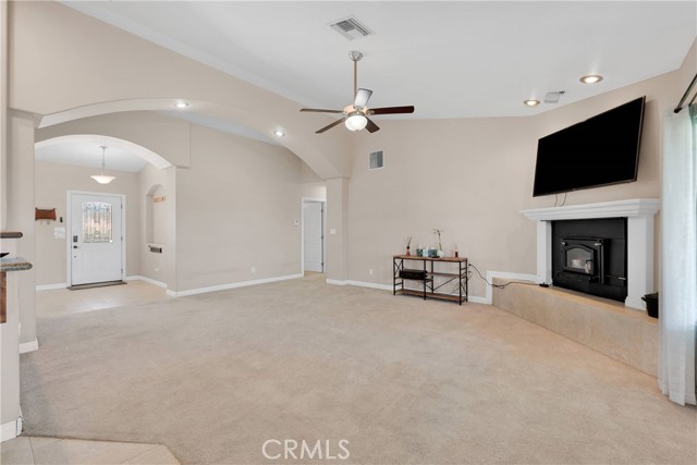 28094 Church Street, Barstow CA: https://media.crmls.org/medias/90f8fd7e-7aa3-4458-8133-5914b8d7ebc0.jpg