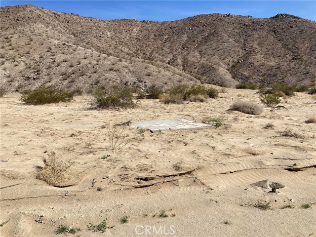 Detail Gallery Image 3 of 11 For 1 Sunnyslope Dr, Twentynine Palms,  CA 92277 - – Beds | – Baths