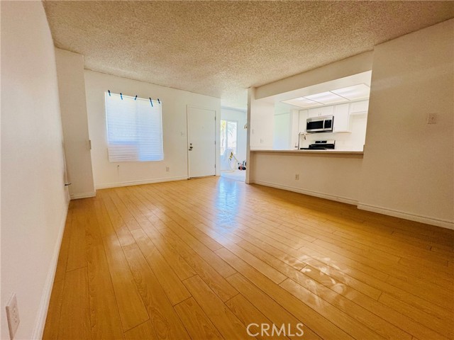 5484 Dobbs Street, Los Angeles CA: https://media.crmls.org/medias/90fa890c-b4bd-4cab-9504-4a8cd033e648.jpg