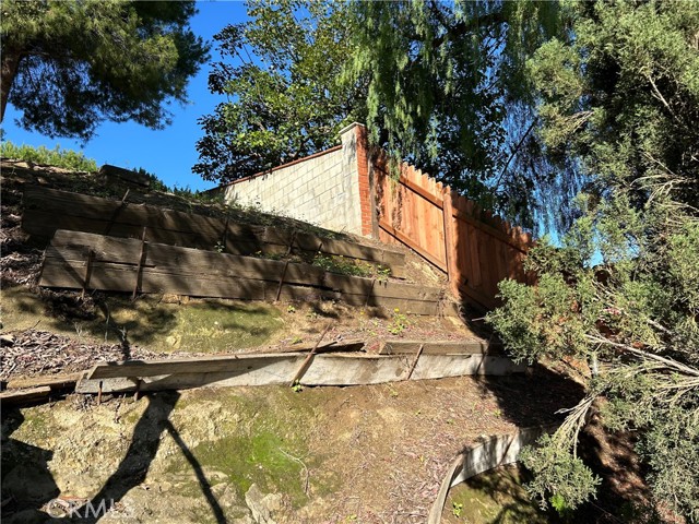 Detail Gallery Image 6 of 9 For 10553 Mcbroom, Sunland,  CA 91040 - 3 Beds | 2 Baths