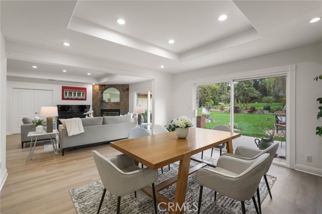 Detail Gallery Image 15 of 62 For 18760 Wells, Tarzana,  CA 91356 - 5 Beds | 4 Baths