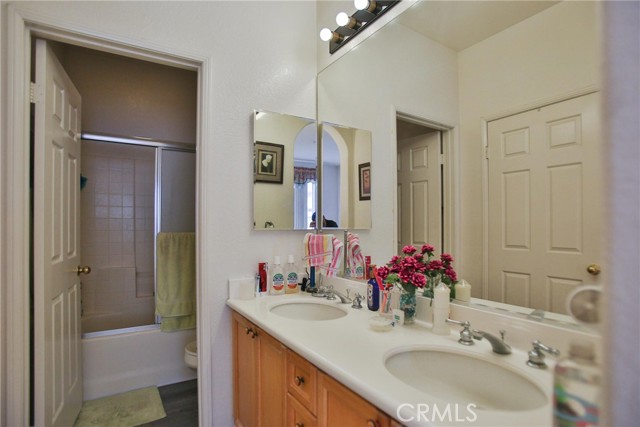 Detail Gallery Image 22 of 28 For 13524 Cobblestone Ln, Westminster,  CA 92683 - 4 Beds | 3 Baths