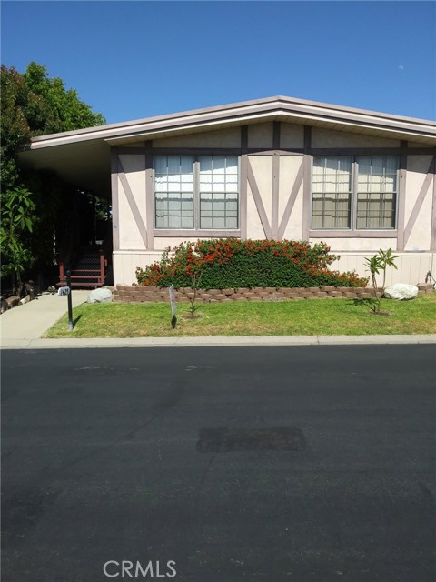 1425 Rainbrook Way, Corona, CA 92882