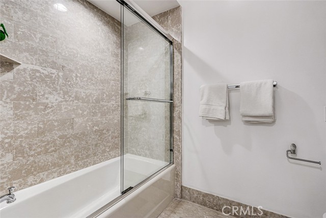 Detail Gallery Image 31 of 55 For 13600 Marina Pointe Dr #905,  Marina Del Rey,  CA 90292 - 2 Beds | 2/1 Baths