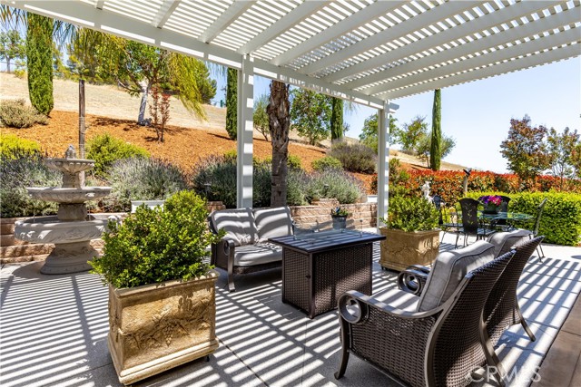98 Nutwood Circle, Paso Robles CA: https://media.crmls.org/medias/90fdf416-ad71-44e1-8b13-a74b0c08dd09.jpg