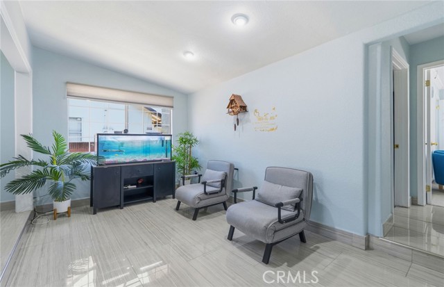 Detail Gallery Image 8 of 51 For 9546 Cecilia, Downey,  CA 90241 - 4 Beds | 2 Baths