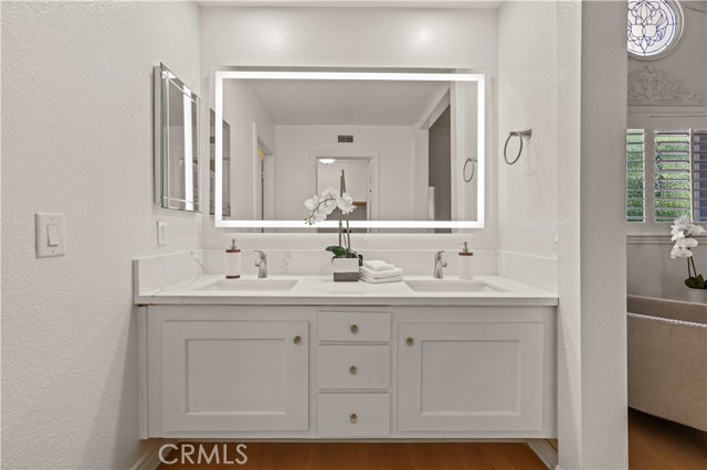 22557 Fenwall Drive, Saugus CA: https://media.crmls.org/medias/90fe53e8-9662-4633-b481-1a2a823d45e9.jpg