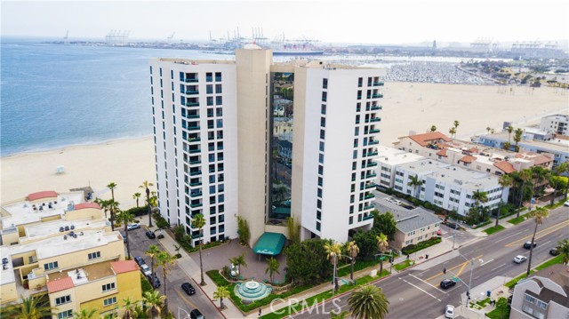 1310 E Ocean Boulevard, Long Beach CA: https://media.crmls.org/medias/90fe5471-61ab-47f9-9879-0d45ba5cc4ee.jpg