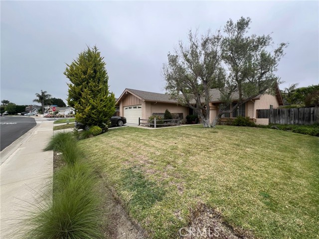 33102 Elisa Drive, Dana Point CA: https://media.crmls.org/medias/90fe7fad-f11e-4f2b-9f45-ec7472740921.jpg