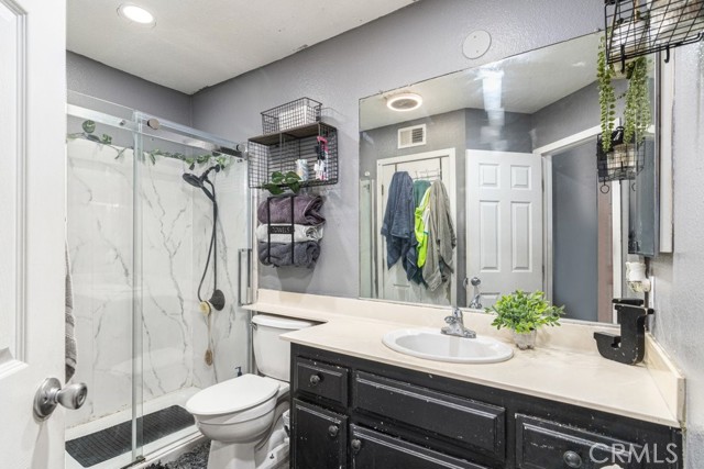 Detail Gallery Image 12 of 25 For 4201 W 5th St #202,  Santa Ana,  CA 92703 - 2 Beds | 1 Baths