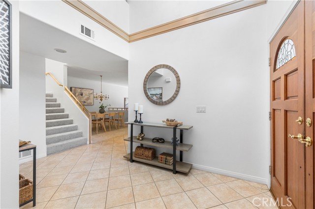 7 Greenmeadow Drive, Newbury Park CA: https://media.crmls.org/medias/9100e645-35d0-4cfa-ad34-729905f96495.jpg