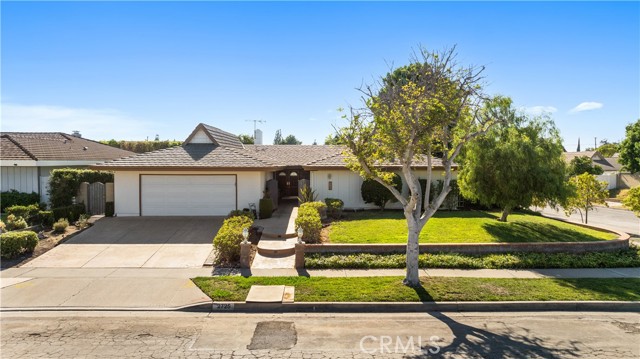 Detail Gallery Image 1 of 1 For 2725 Firethorne Ave, Fullerton,  CA 92835 - 4 Beds | 2 Baths