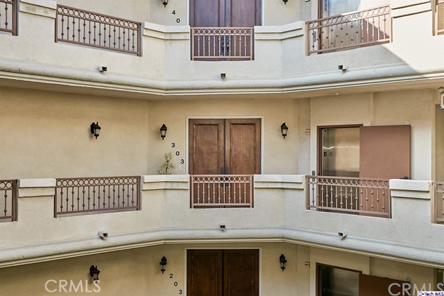 3 Bed Home for Sale in Los Angeles, California