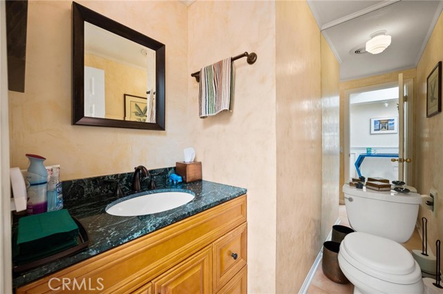 17034 Escalon Drive, Encino CA: https://media.crmls.org/medias/91015856-2082-4c87-9545-8c6d98a14aa5.jpg