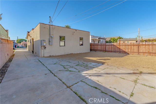 Detail Gallery Image 38 of 39 For 7826 S Harvard Bld, Los Angeles,  CA 90047 - 3 Beds | 2 Baths