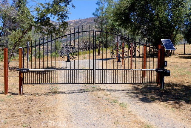 Detail Gallery Image 4 of 55 For 5641 Darrah Rd, Mariposa,  CA 95338 - 2 Beds | 1 Baths