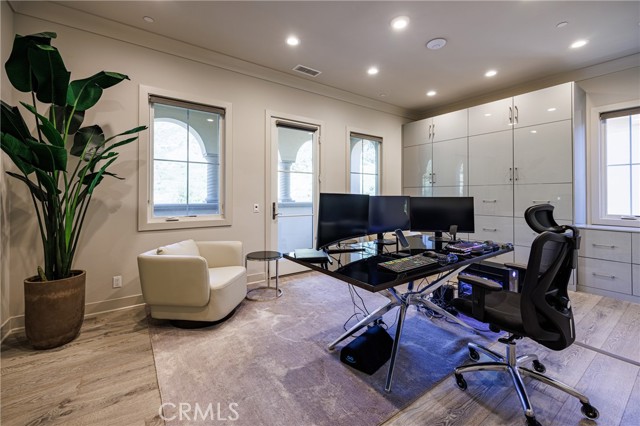 Detail Gallery Image 34 of 71 For 170 Leafy Pass, Irvine,  CA 92602 - 5 Beds | 5/1 Baths