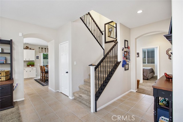 6347 Lyndsey Street, Eastvale CA: https://media.crmls.org/medias/91024ef2-d858-4d9e-9c27-5ed665366895.jpg