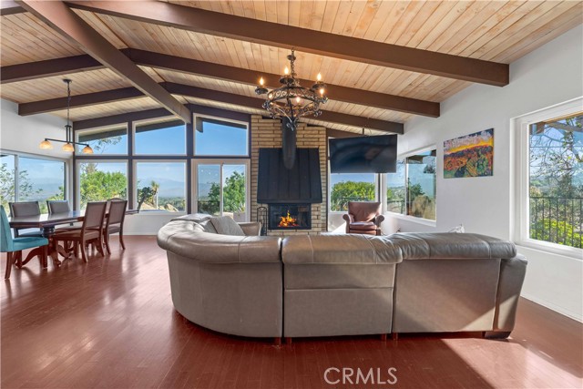 Detail Gallery Image 3 of 27 For 15720 Golden Star Ave, Riverside,  CA 92506 - 4 Beds | 3 Baths