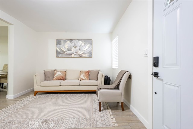 3720 S St Andrews Place, Los Angeles CA: https://media.crmls.org/medias/910312b8-babf-408f-8923-19e917a3096d.jpg