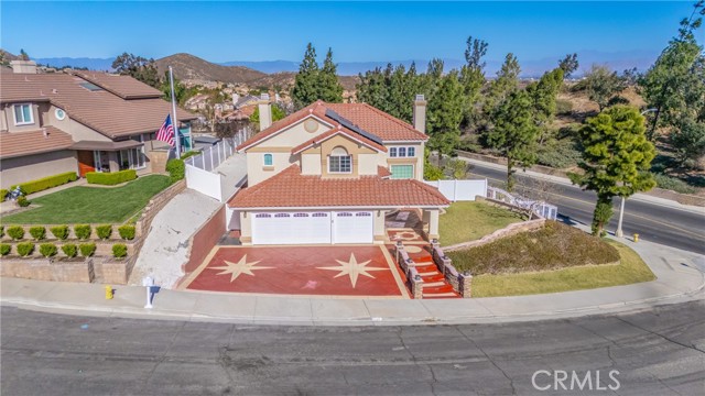 Detail Gallery Image 3 of 38 For 429 Somerset Cir, Corona,  CA 92879 - 4 Beds | 3 Baths