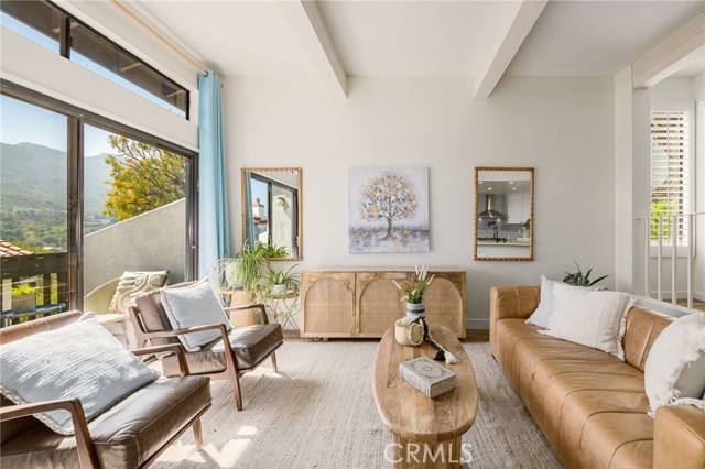 Detail Gallery Image 21 of 47 For 1550 Michael Ln, Pacific Palisades,  CA 90272 - 3 Beds | 3/1 Baths