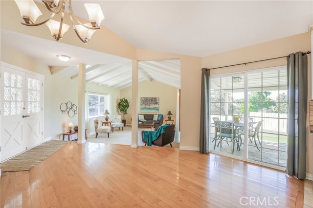 2302 Jayma Lane, La Crescenta CA: https://media.crmls.org/medias/9103b394-b9fe-4b1b-b496-a03f4d68bf80.jpg