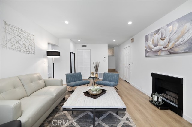 2502 Arizona Avenue, 4 photo 6
