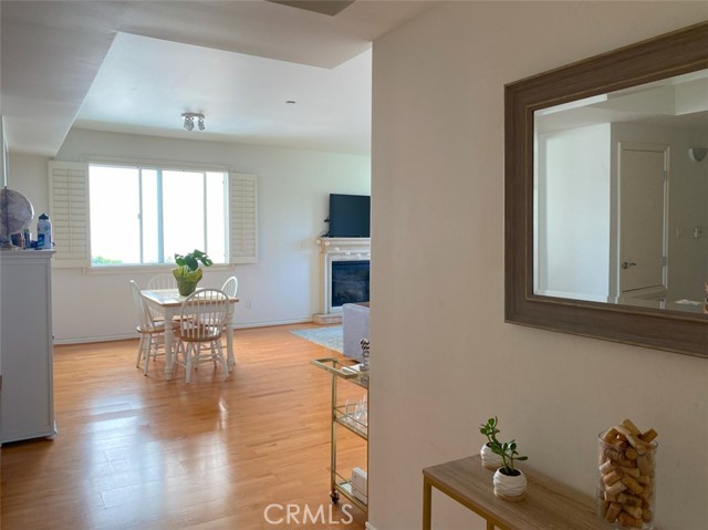 Detail Gallery Image 2 of 32 For 1241 S Westgate Ave #202,  Los Angeles,  CA 90025 - 3 Beds | 2/1 Baths