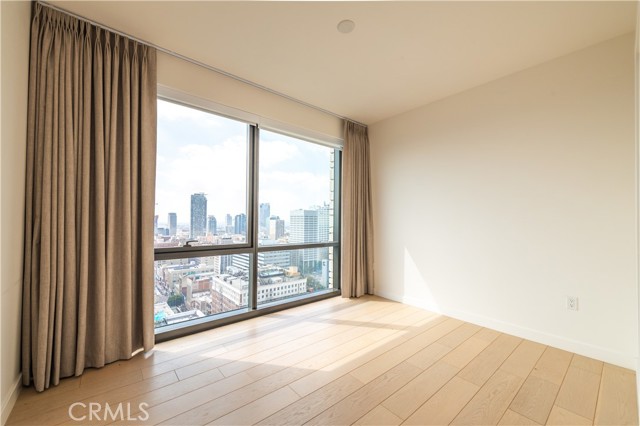Detail Gallery Image 12 of 15 For 400 S Broadway #2712,  Los Angeles,  CA 90013 - 2 Beds | 2 Baths