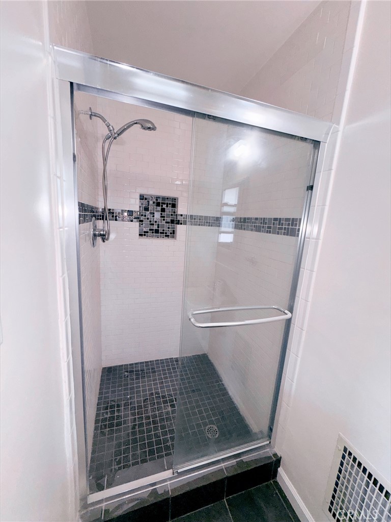 https://media.crmls.org/medias/9105861b-ff43-408f-9be7-8e88c2ba263a.jpg?preset=X-Large