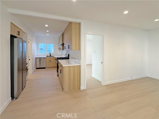 Detail Gallery Image 4 of 17 For 800 Rosemont Ave, Los Angeles,  CA 90026 - 2 Beds | 1 Baths