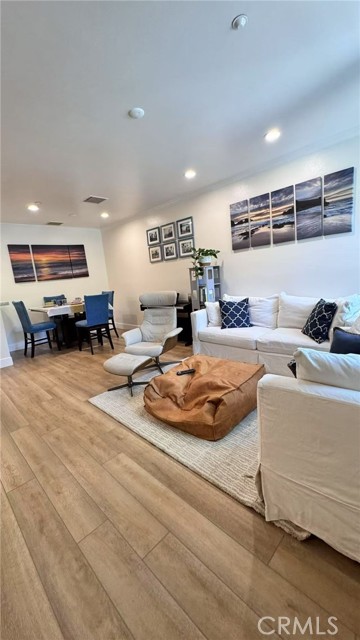 120 Jadestone, Irvine CA: https://media.crmls.org/medias/9106de23-6043-4dd6-b957-a156a32de8ab.jpg