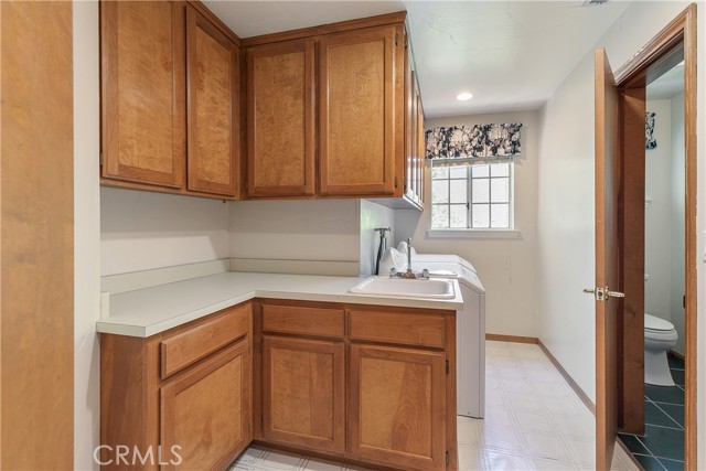 Detail Gallery Image 32 of 40 For 27442 Meadow Bay Dr, Lake Arrowhead,  CA 92352 - 4 Beds | 3/1 Baths
