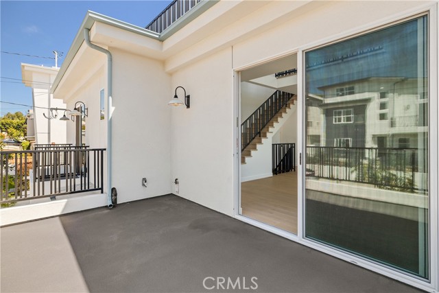 2100 Carnegie Lane, Redondo Beach CA: https://media.crmls.org/medias/91081c78-b644-402b-977f-cc0e0bdad032.jpg