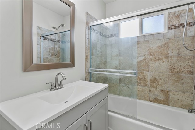 Detail Gallery Image 10 of 21 For 9804 Bowman Ave, South Gate,  CA 90280 - 2 Beds | 1 Baths